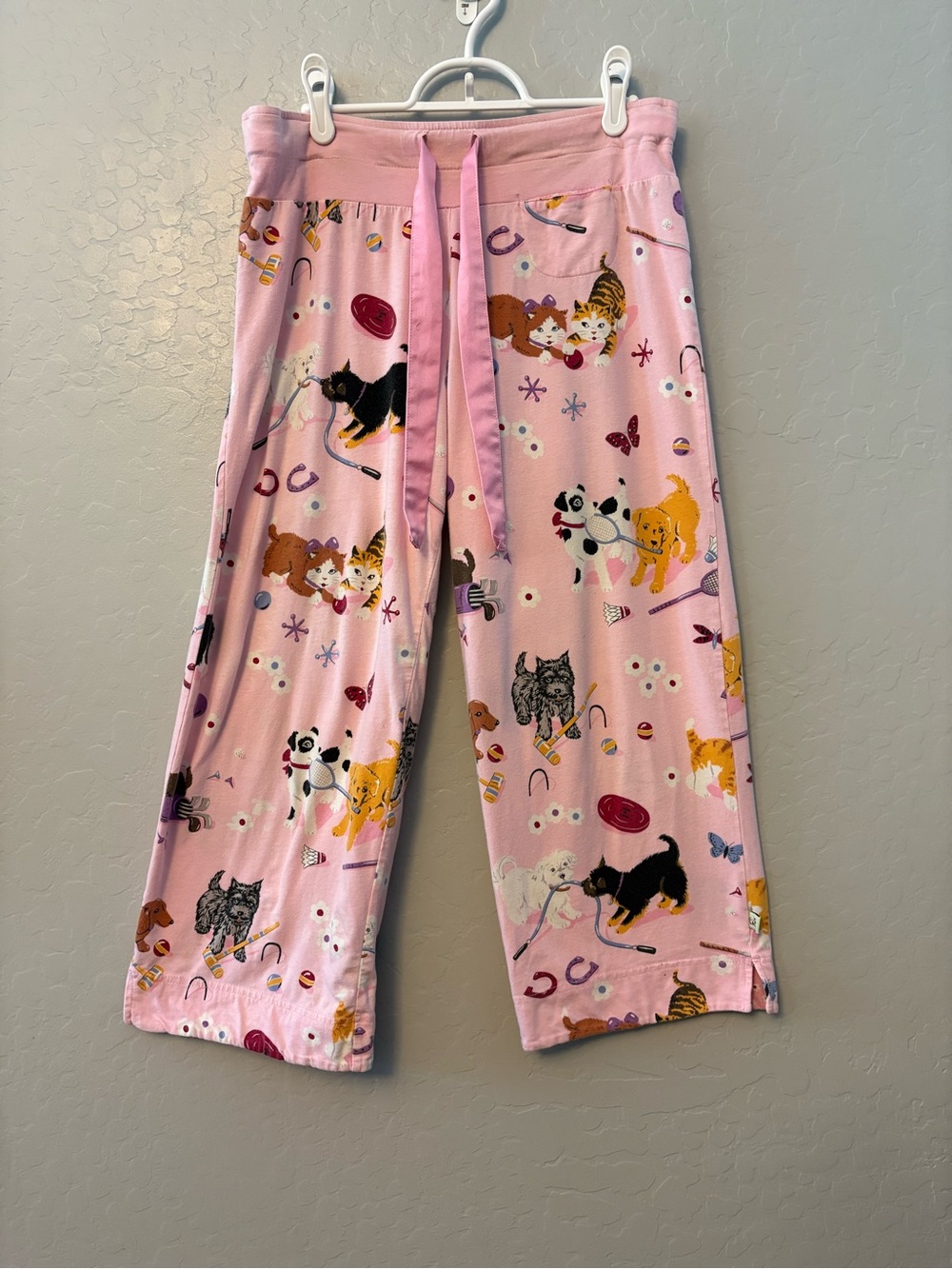 Nick & Nora pink cat and dog playing drawstring capri pajama pants small